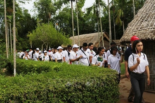 Trại hè Việt Nam 2019 thăm quê hương Bác