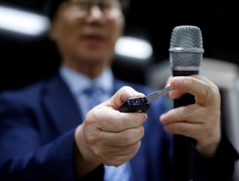 Người Hàn Quốc sắm máy ảnh để… tố tham nhũng