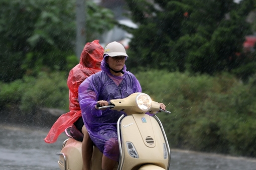 Bắc Bộ và Thanh Hoá vẫn có mưa giông, đề phòng lốc, sét và mưa đá