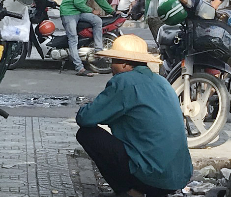 Góc khuất "chợ người"