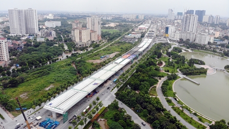 Cận cảnh đại công trường đường trên cao 5.300 tỷ đồng đang gấp rút hoàn thiện