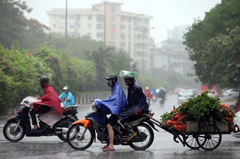 Cảnh báo lốc, sét, mưa đá, gió giật mạnh ở Bắc và Trung Trung Bộ