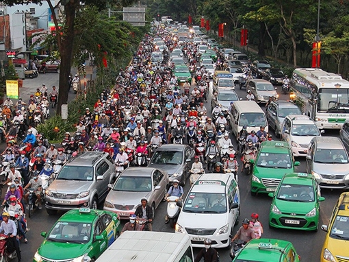 Không thể hạn chế ôtô vào trung tâm chỉ bằng giải pháp thu phí