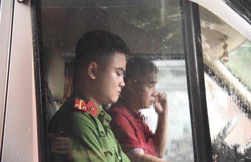 Thực nghiệm hiện trường vụ cháu bé trường Gateway tử vong trên xe ô tô