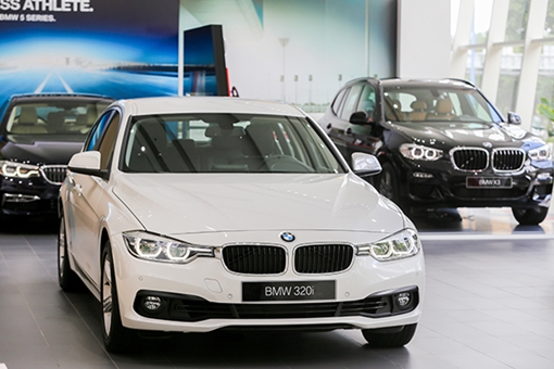 Chuyên gia hơn 20 năm kinh nghiệm với BMW giúp khách hàng chăm sóc xe