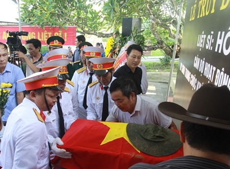 Tổ chức Lễ truy điệu và an táng hài cốt Liệt sỹ Hồng Tôn Cúc