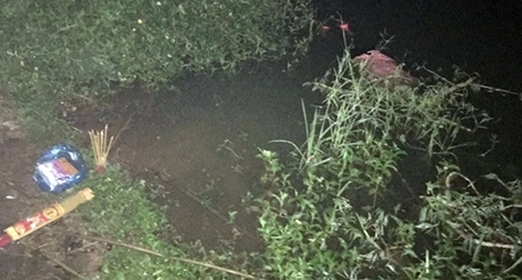 Hai học sinh lớp 11 tử vong dưới hồ nước