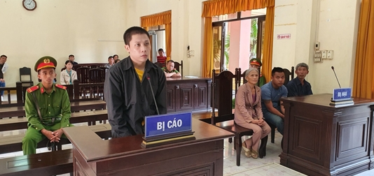 Người chết, người bị thương, kẻ vào tù vì điếu thuốc lá điện tử