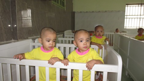 "Người cha" của gần một trăm đứa con bị bỏ rơi