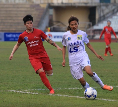 Bóng đá nữ Việt Nam: Bao giờ mới hết thiệt thòi?