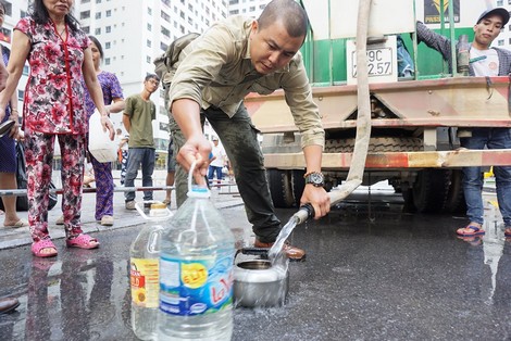 Vụ nước sạch sông Đà bị nhiễm bẩn: Không thể xem thường sức khoẻ của người dân