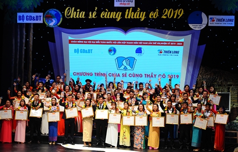 Tôn vinh 63 thầy cô hết lòng với vùng sâu, vùng xa, vùng dân tộc thiểu số