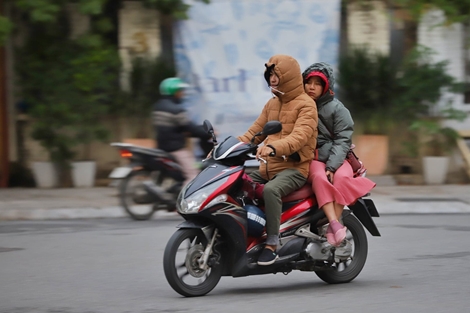 Người Hà Nội run run trong cái lạnh sớm mùa Đông