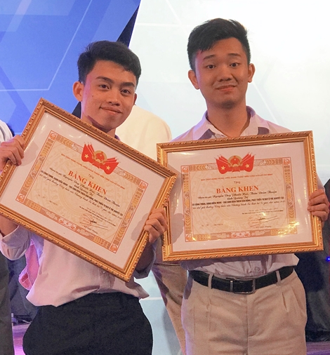 Hai học sinh sáng tạo phần mềm giúp trẻ khuyết tật não