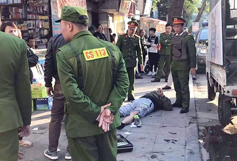 Điều tra vụ nổ nghi do bắn súng tại ngõ Phan Huy Chú 