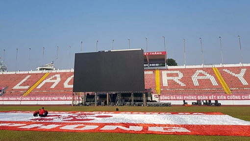 Màn hình 180m2 "tiếp lửa" cổ động viên đất Cảng 