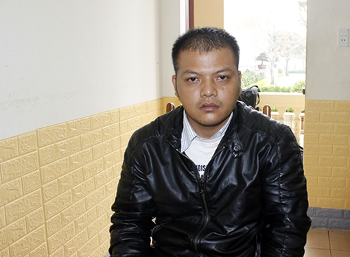 Siết cổ lái xe taxi để cướp tài sản