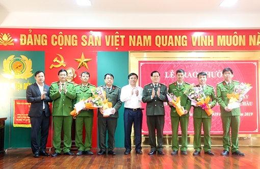 Khen thưởng thành tích khám phá nhanh vụ án giết người