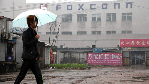 Nhân viên Foxconn làm giàu bằng cách đánh cắp linh kiện iPhone