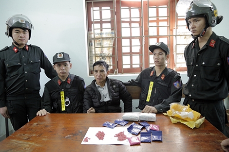 Mang 6 nghìn viên ma túy từ Nghệ An sang Hà Tĩnh thì bị bắt