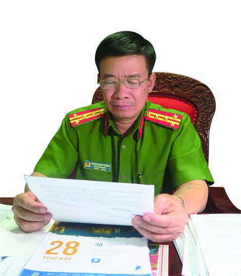 Người chỉ huy quả cảm trên đất Tây Nguyên yêu nghề & yêu thơ