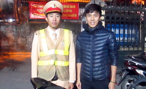 Nghênh ngang cưỡi xe máy ăn trộm, sa lưới cảnh sát 141
