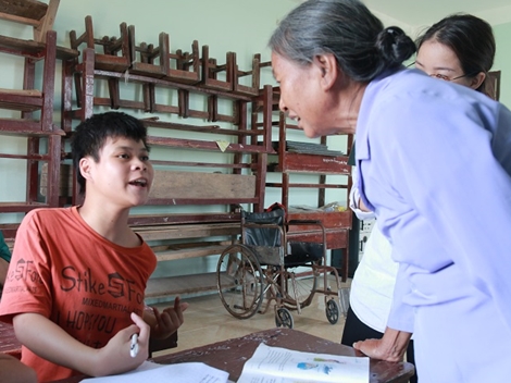 Bà giáo nghèo gần 20 năm mở lớp dạy tình thương miễn phí