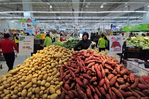 Hàng hóa siêu thị dồi dào phục vụ người dân trong thời gian dịch virus Corona