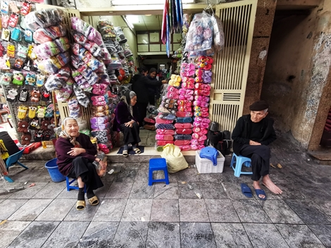 Miền Bắc tê tái trong giá lạnh, cảnh báo băng giá ở vùng núi