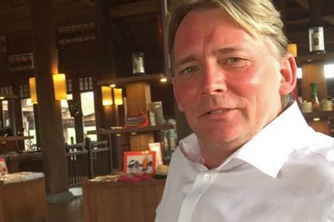 Gã lừa đảo xuyên lục địa