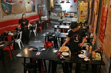 Kinh tế thế giới "ngấm đòn" COVID-19