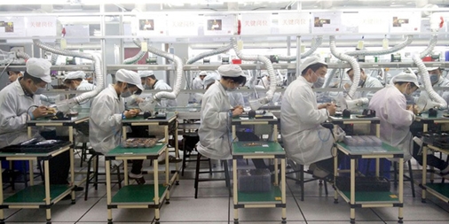 Giữa dịch COVID-19, công nhân của FoxConn bất ngờ tử vong