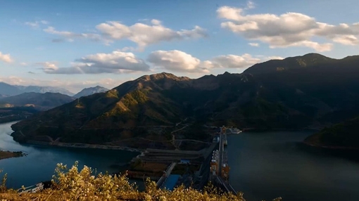 Tiếp nhận hệ thống lưới điện trên đảo Thổ Chu