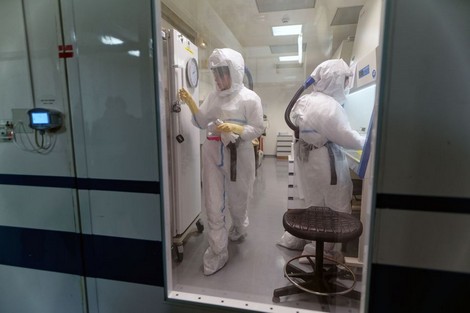 Căng thẳng cuộc đua sản xuất vaccine COVID-19