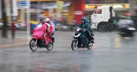 Miền Bắc mưa to, Nam bộ tiếp tục nắng nóng
