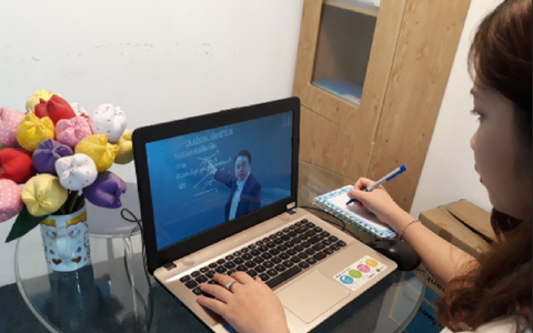 Trường đại học đầu tiên cho sinh viên bảo vệ khóa luận trực tuyến