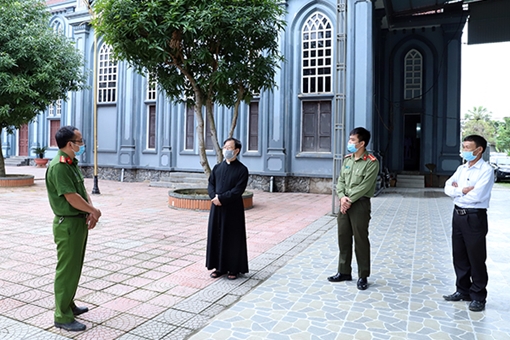 Hà Tĩnh kiên quyết xử lý việc tổ chức hành lễ đông người