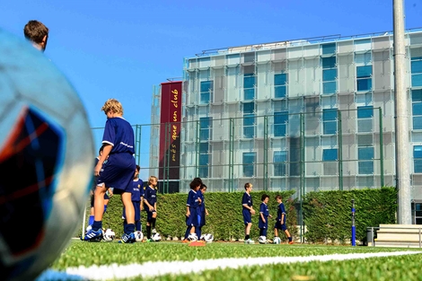 Giữa mùa COVID, Barca tìm đường “thoát thân”