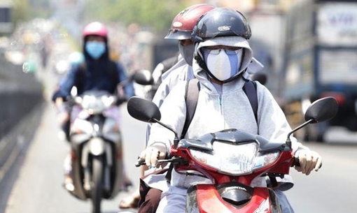 Nắng nóng khắp cả nước, mưa giông xuất hiện vào chiều tối