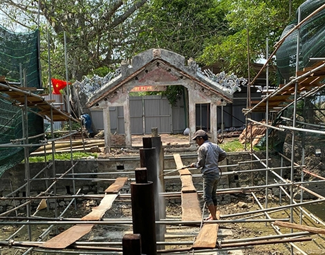 Trùng tu cầu ngói Thanh Toàn xưa Huế