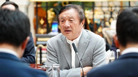 CEO Huawei cay đắng thừa nhận còn lâu mới bằng Google, Apple