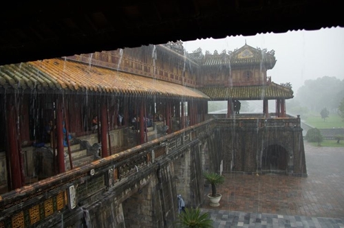 Ngày nắng, từ Nam ra Bắc mưa giông về chiều tối