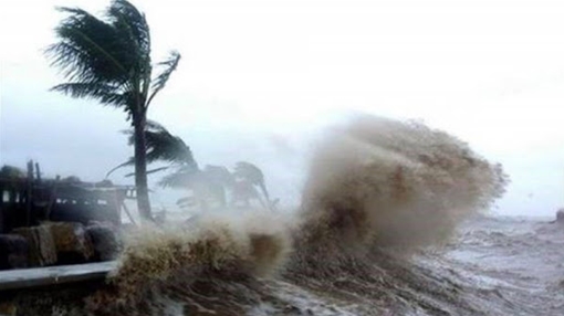 Bão Vongfong giật cấp 15 di chuyển nhanh