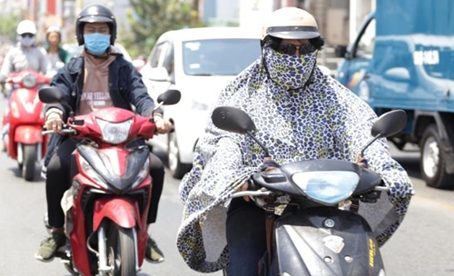 Nắng nóng gay gắt ở Trung Bộ còn kéo dài 3-4 ngày tới