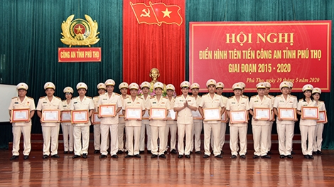 Công an tỉnh Phú Thọ tôn vinh các điển hình tiên tiến