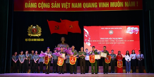 Sinh viên Học viện ANND đua tài trên lĩnh vực lý luận chính trị