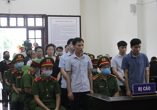  8 năm tù cho bị cáo chủ mưu trong vụ gian lận điểm thi ở Hoà Bình