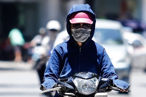 Nắng nóng như thiêu đốt ở miền Bắc, chỉ số UV nguy hại sức khỏe
