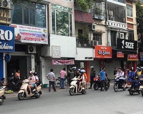 Cảnh sát dùng lưới vây bắt nghi phạm giết người trốn ở phố Núi Trúc