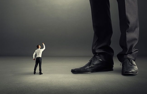 Để "người gù" ít đi, "người đứng thẳng" nhiều lên…